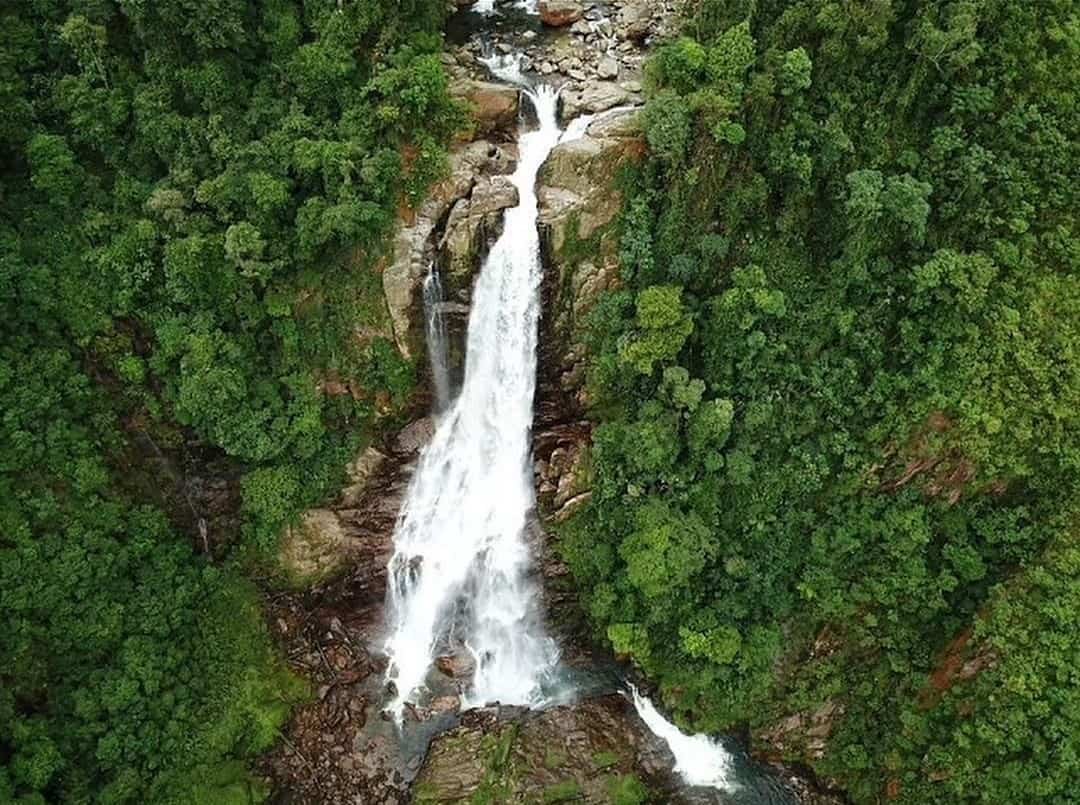 Cachoeira Véu de Noiva, São Paulo.