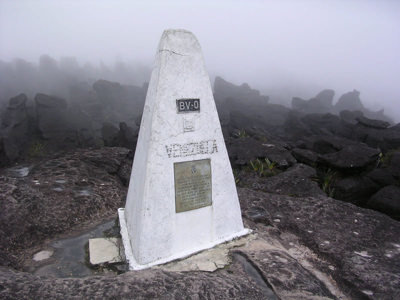 O Marco do Ponto Tríplice no Monte Roraima
