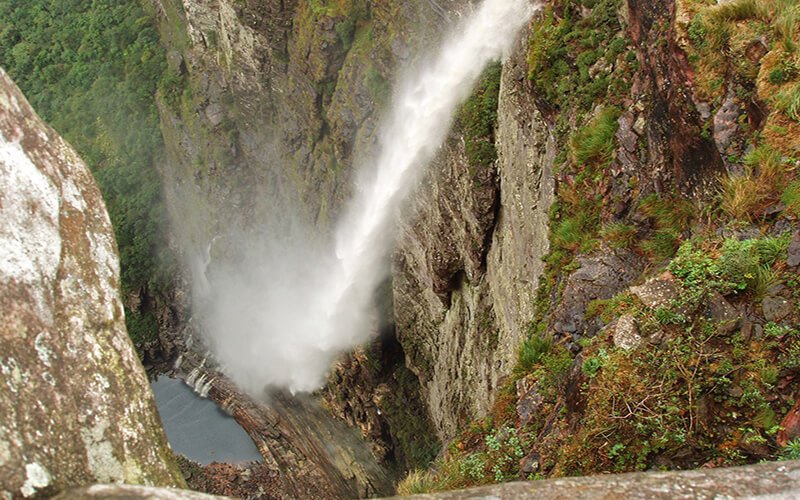 Passeios imperdiveis na Chapada Diamantina.Cachoeira da Fumaça.