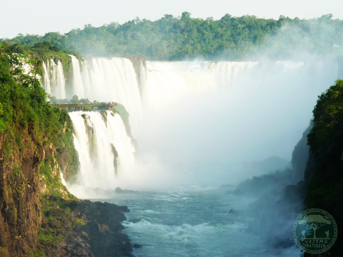 Garganta nas Cataratas do Iguaçu visto pelo lado argentino