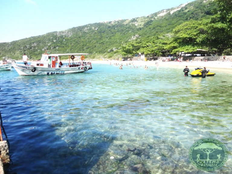 Passeio de barco em Arraial do Cabo