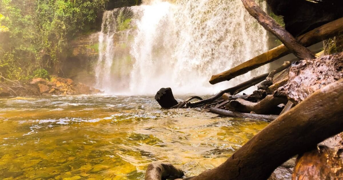 Turismo em Presidente Figueiredo. Cachoeiras.