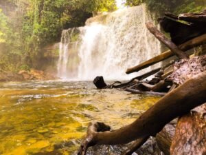 Turismo em Presidente Figueiredo. Cachoeiras.