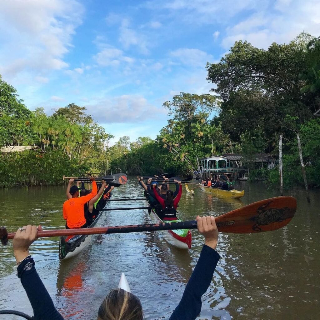 Passeio de Canoa Havaina na Ilha do Combu