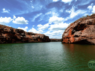 Explore a beleza impressionante do Cânion do Xingó, uma das maravilhas naturais mais incríveis do Brasil, com nosso guia de viagem detalhado.
