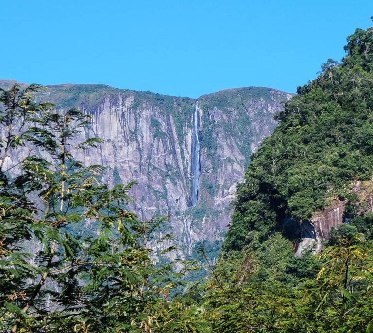 Cachoeira da Neblina, a maior cachoeira do Brasil.