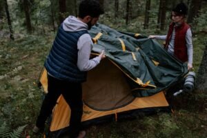 Como montar uma barraca de acampamento