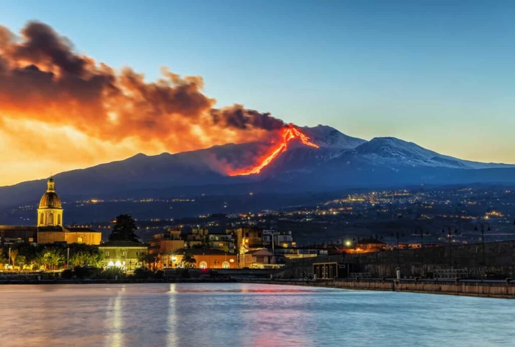 Vulcões mais ativos do mundo: Vulcão Monte Etna.